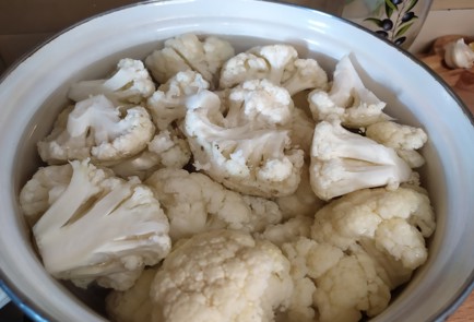 Фото шага рецепта Цветная капуста в сырной панировке 188828 шаг 4  