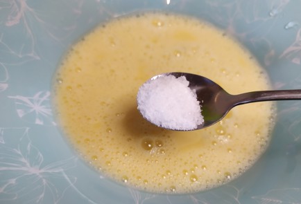 Фото шага рецепта Цветная капуста в сырной панировке 188828 шаг 5  