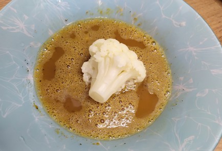 Фото шага рецепта Цветная капуста в сырной панировке 188828 шаг 8  