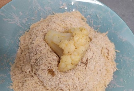 Фото шага рецепта Цветная капуста в сырной панировке 188828 шаг 9  