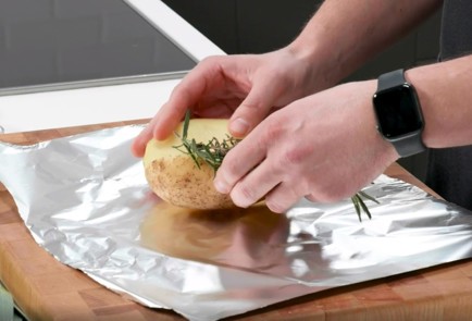 Фото шага рецепта Цыпленок с соусом пармантье 176333 шаг 1