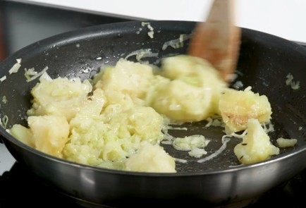 Фото шага рецепта Цыпленок с соусом пармантье 176333 шаг 13