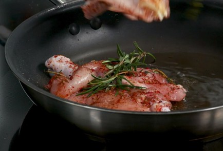 Фото шага рецепта Цыпленок с соусом пармантье 176333 шаг 17