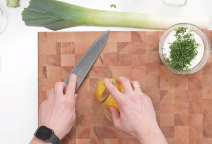 Фото шага рецепта Цыпленок с соусом пармантье 176333 шаг 3