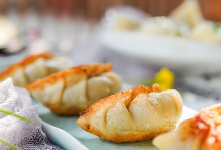 Фото шага рецепта Жареные пельмени покитайски цзяоцзы 152960 шаг 4  