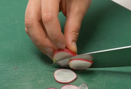 Фото шага рецепта Датский бутерброд с килькой и редиской 139182 шаг 1  