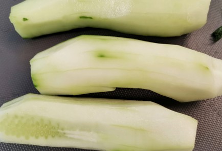 Фото шага рецепта Деревенский салат из огурцов 151284 шаг 2  