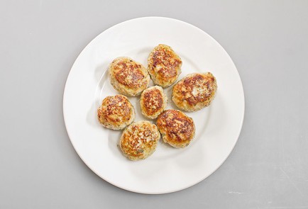 Фото шага рецепта Деревенские котлеты из кролика с пряными травами и пармезаном 31788 шаг 8  