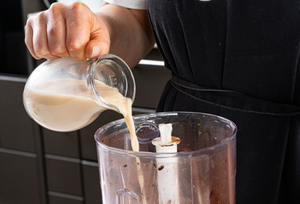 Фото шага рецепта Десерт из авокадо в стаканчике 191309 шаг 6  