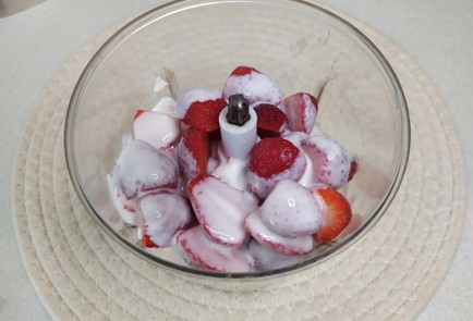 Фото шага рецепта Десерт из творога и ягод 189871 шаг 5  