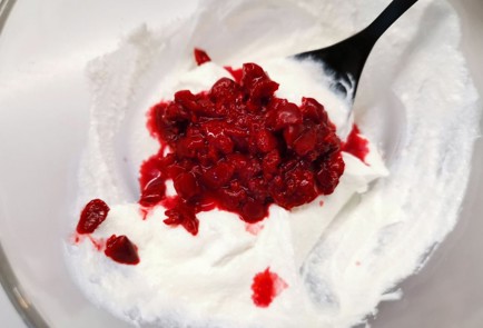 Фото шага рецепта Десерт с ягодами 190907 шаг 6  