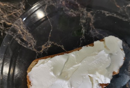 Фото шага рецепта Десертная брускетта с клубникой 173717 шаг 6  