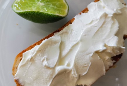 Фото шага рецепта Десертная брускетта с клубникой 173717 шаг 7  