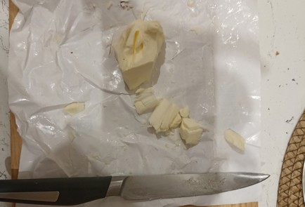 Фото шага рецепта Простой быстрый десерт из ТикТока 191578 шаг 2  