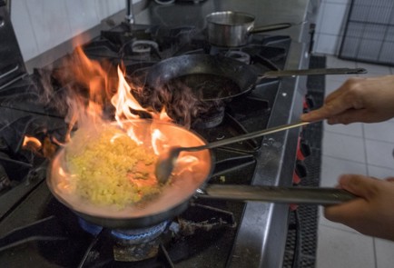 Фото шага рецепта Димсамы с картошкой и огурцами 138571 шаг 13  