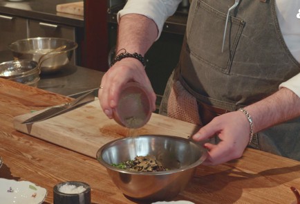 Фото шага рецепта Долма с черносливом в свекольных листьях 175770 шаг 4  