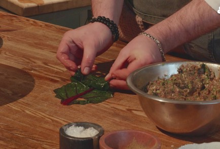 Фото шага рецепта Долма с черносливом в свекольных листьях 175770 шаг 9  