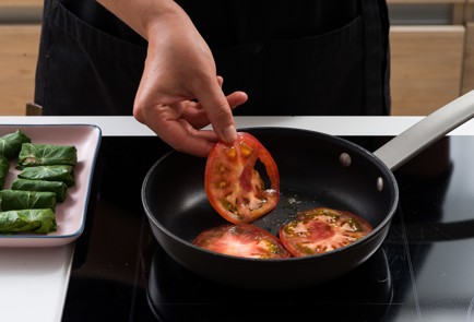 Фото шага рецепта Долма с телятиной в листьях настурции 152558 шаг 8