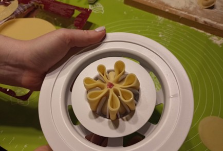 Фото шага рецепта Домашние хинкали из готового теста в пароварке 191132 шаг 10