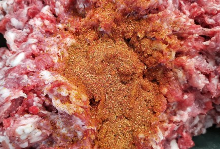 Фото шага рецепта Домашние колбаски с салом 152865 шаг 5  