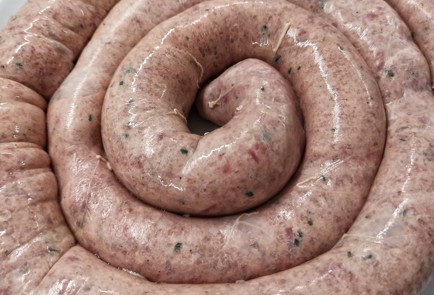 Фото шага рецепта Домашние колбаски со сливками и чесноком 152589 шаг 10