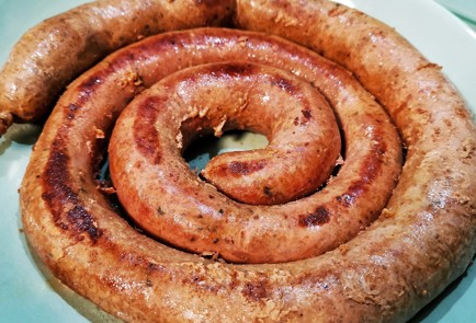 Фото шага рецепта Домашние колбаски со сливками и чесноком 152589 шаг 11