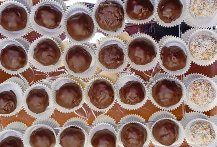 Фото шага рецепта Домашние конфеты Два шоколада 188386 шаг 12  