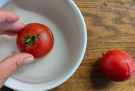 Фото шага рецепта Домашние котлеты с луком и помидорами 174220 шаг 4  