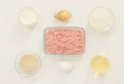 Фото шага рецепта Домашние котлеты 126611 шаг 1  