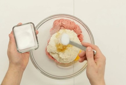 Фото шага рецепта Домашние котлеты 126611 шаг 5  