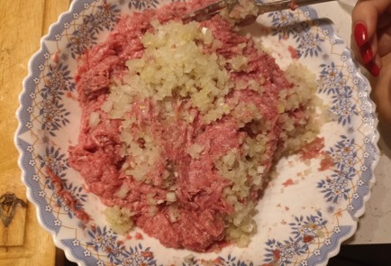 Фото шага рецепта Домашние пельмени из готового теста 191133 шаг 2  