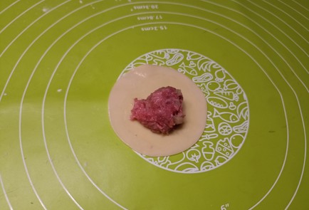 Фото шага рецепта Домашние пельмени из готового теста 191133 шаг 4  