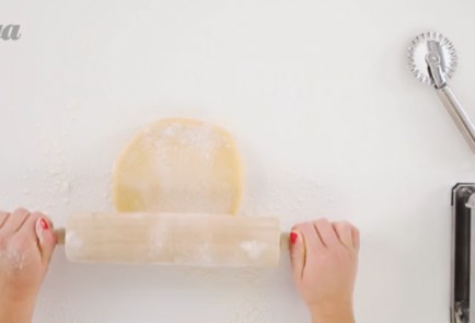 Фото шага рецепта Домашние равиоли с рикоттой и шпинатом 53129 шаг 3  