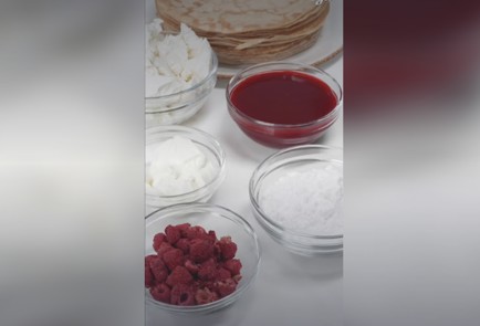 Фото шага рецепта Домашний блинный торт с малиновым кремом 191371 шаг 1  