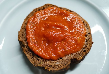 Фото шага рецепта Домашний бургер 190739 шаг 1  