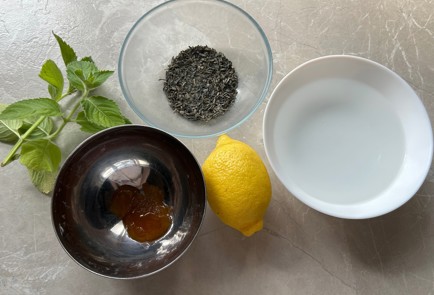 Фото шага рецепта Домашний чай с лимоном и мятой 189807 шаг 1  