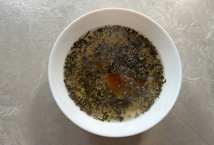 Фото шага рецепта Домашний чай с лимоном и мятой 189807 шаг 3  