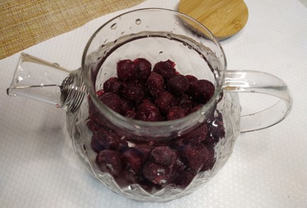 Фото шага рецепта Домашний чай с вишней и пряностями 190516 шаг 1