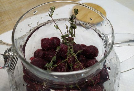 Фото шага рецепта Домашний чай с вишней и пряностями 190516 шаг 2