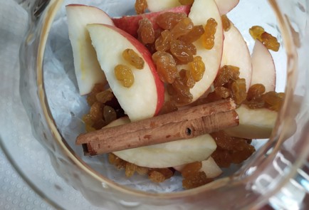 Фото шага рецепта Домашний чай с яблоком и корицей 190518 шаг 4  