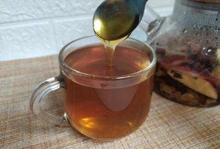 Фото шага рецепта Домашний чай с яблоком и корицей 190518 шаг 9  