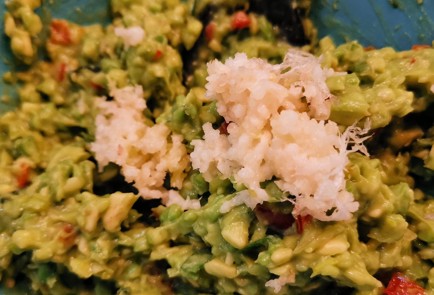 Фото шага рецепта Домашний гуакамоле 153093 шаг 9  