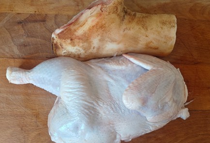 Фото шага рецепта Домашний холодец 191514 шаг 1  