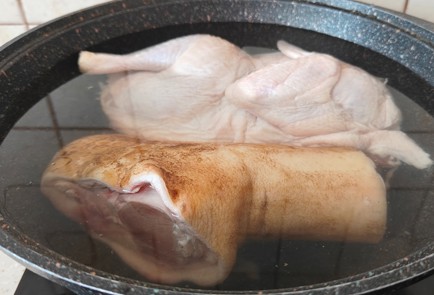 Фото шага рецепта Домашний холодец 191514 шаг 2  