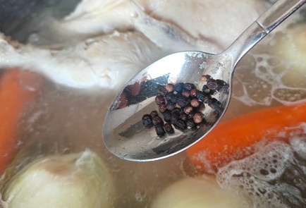 Фото шага рецепта Домашний холодец 191514 шаг 7  