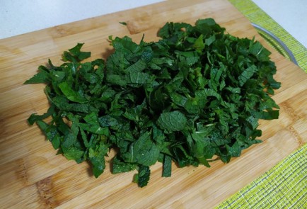 Фото шага рецепта Домашний сироп из мяты 189876 шаг 2  