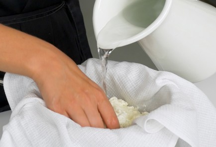 Фото шага рецепта Домашний сыр 151262 шаг 5  