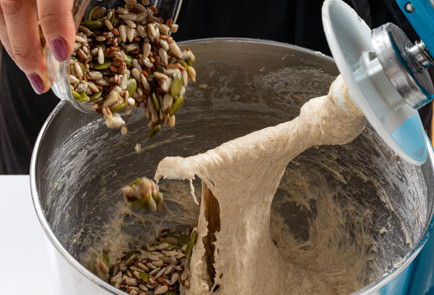 Фото шага рецепта Домашний зерновой хлеб 189088 шаг 5  