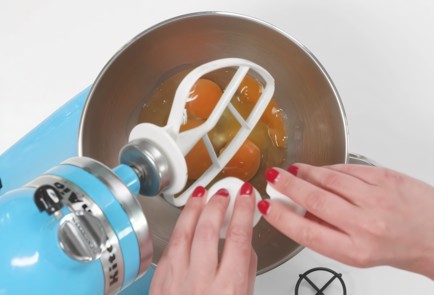 Фото шага рецепта Домашняя бриошь 173699 шаг 2  