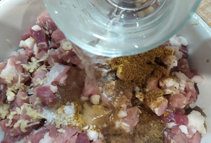 Фото шага рецепта Домашняя колбаса из свинины 188948 шаг 5  